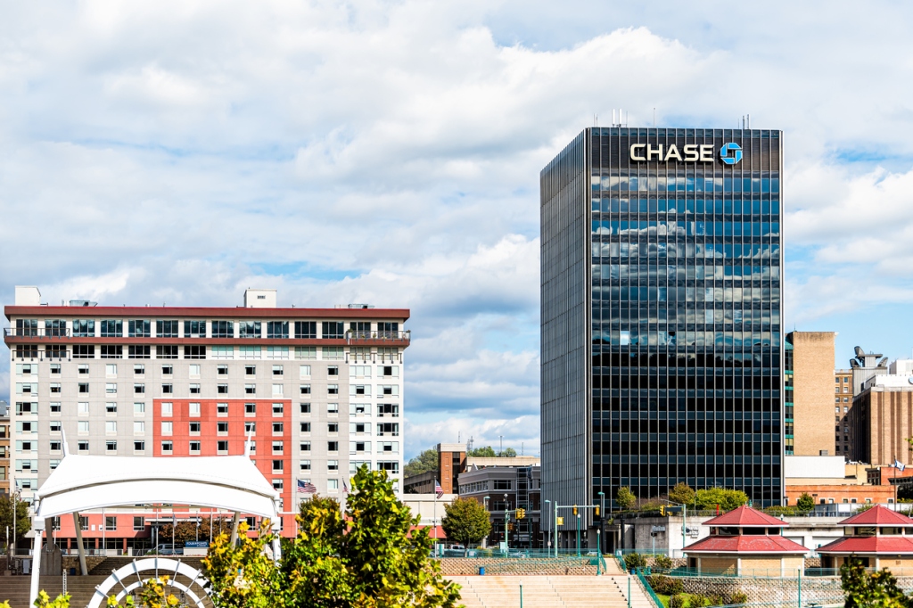 Chase bank and cityscape | GARNET CAPITAL ADVISORS